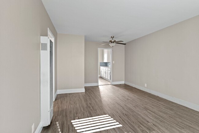 Interior Photo - 201-209 E 12th Street