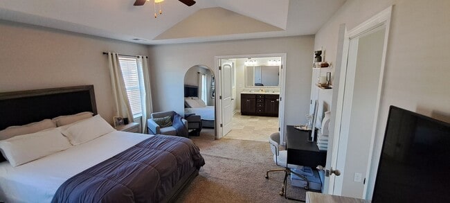 Building Photo - Magnificent Two Story Five Bedroom Home in Northeast Columbia -  Short Commute to Fort Jackson or...