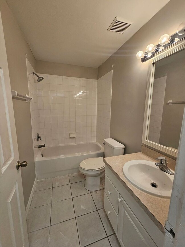 Building Photo - A-59