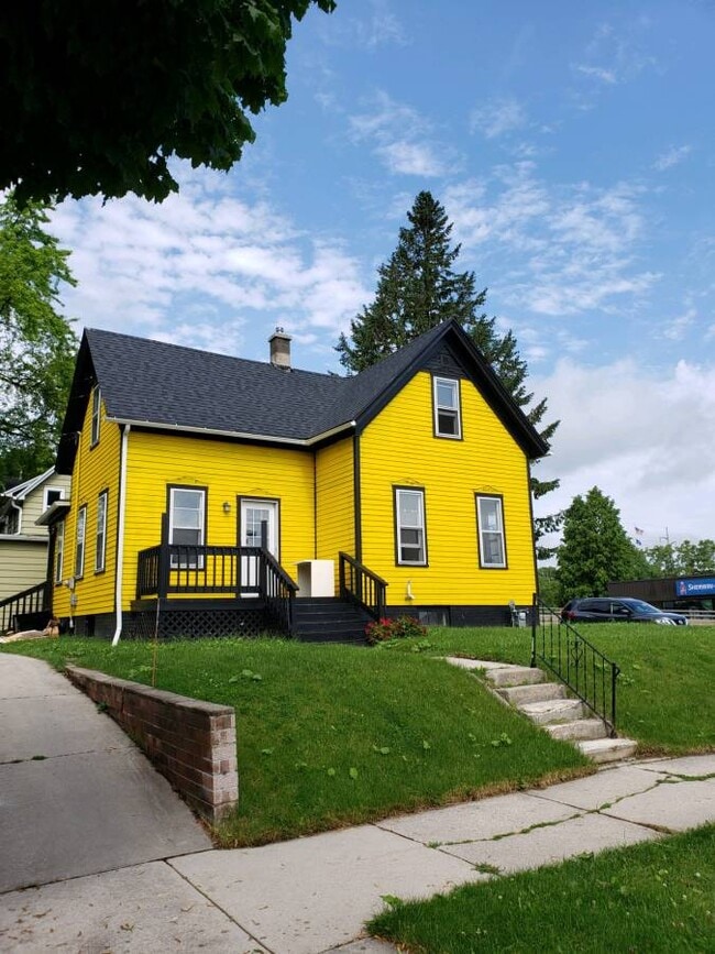 Primary Photo - 1703 Erie Ave