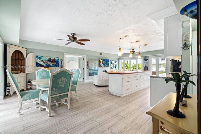 Building Photo - 201 Wildwood Cir