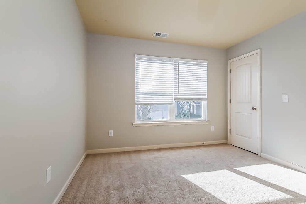 Building Photo - 494 Lobdale Falls Dr