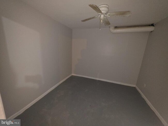 Building Photo - 611 Artisan St