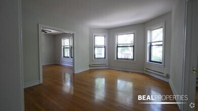 Building Photo - 2 bedroom in CHICAGO IL 60657