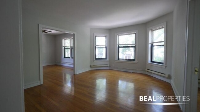Primary Photo - 2 bedroom in CHICAGO IL 60657