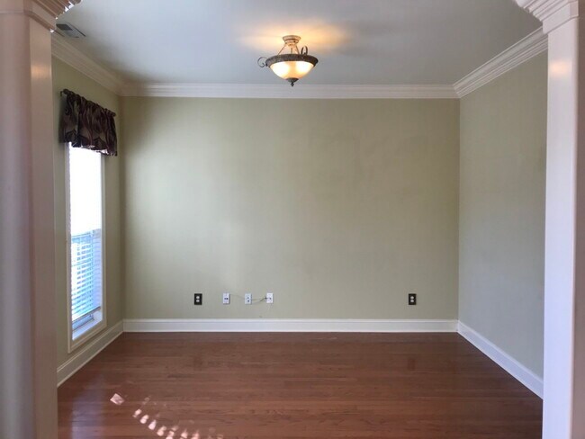 Building Photo - 113 Commonwealth Ct