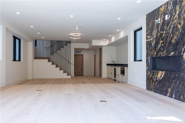 Building Photo - 404 16th St