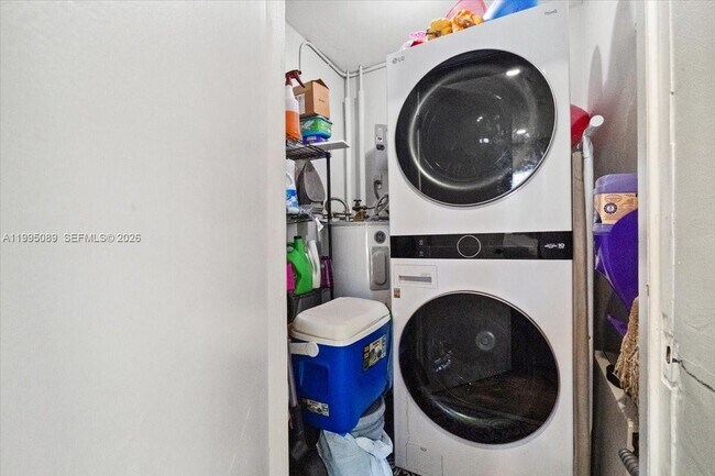 Building Photo - 5402 NW 25th Terrace