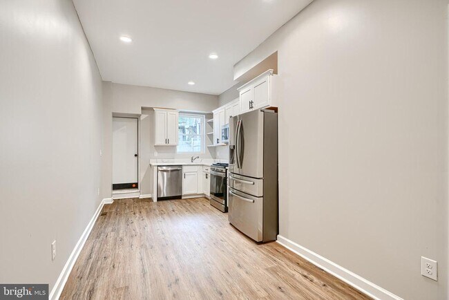 Building Photo - 1704 E Lafayette Ave