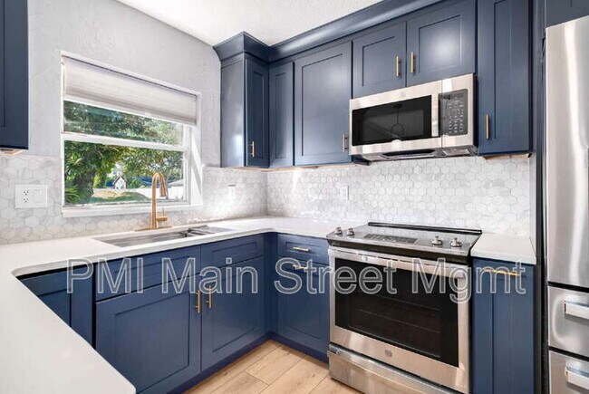 Building Photo - 707 Depugh St