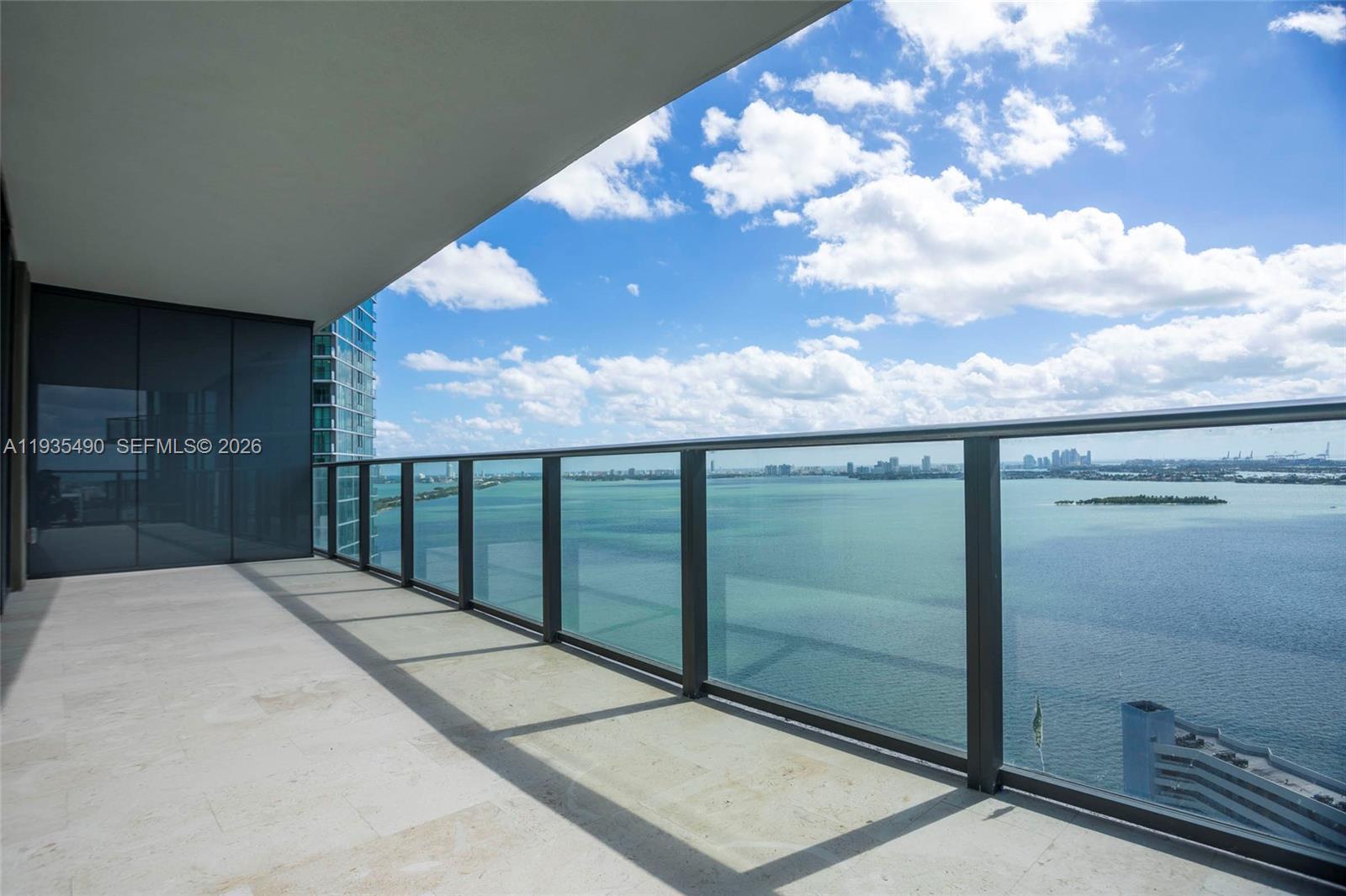 Building Photo - 650 NE 32nd St