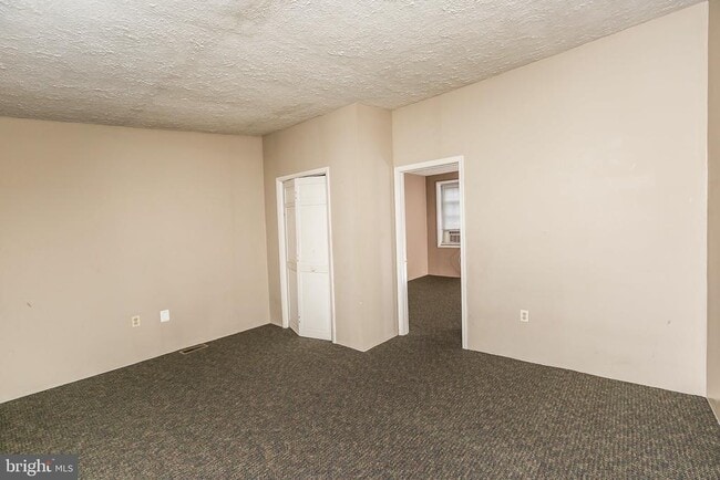 Building Photo - 931 S Hanover St