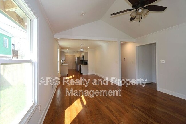 Building Photo - 1095 Ira St SW