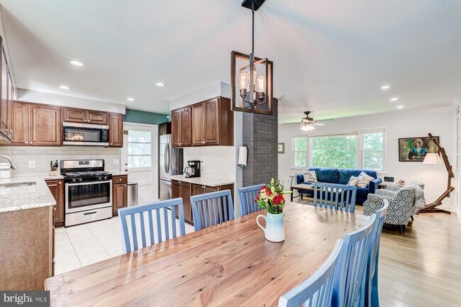 Building Photo - 7806 Jansen Dr