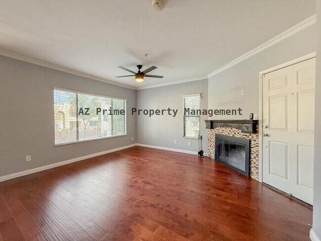 Building Photo - 750 E Northern Ave