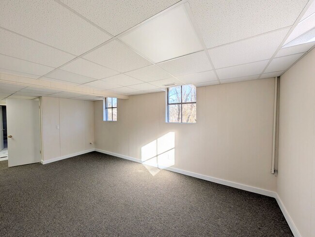 Building Photo - Asheville Long Term Rental