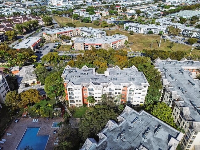 Building Photo - 8120 Geneva Ct