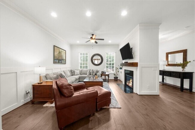 Building Photo - 410 Rose Garden Ln