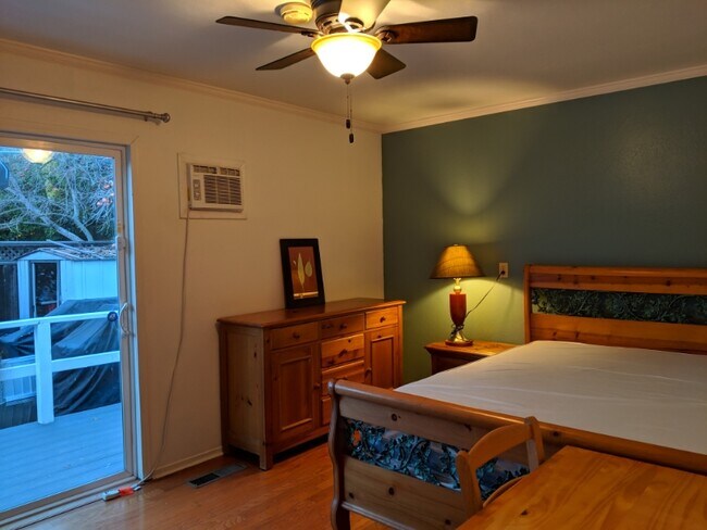 Building Photo - 1197 Yosemite Ave