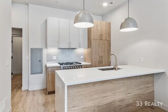 Building Photo - 37 S Ashland-105