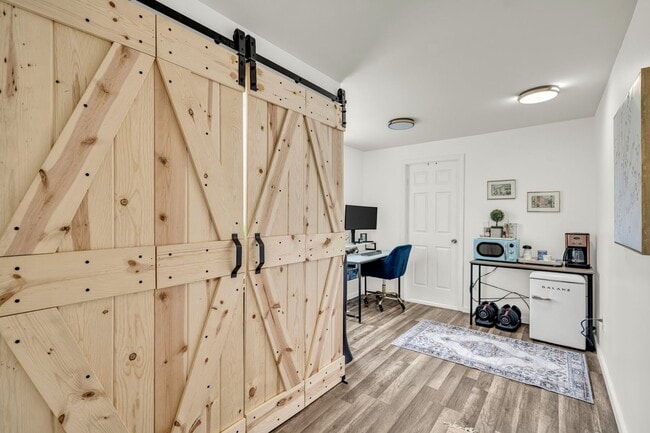 Building Photo - Charming Cottage with Modern Upgrades in Hanahan