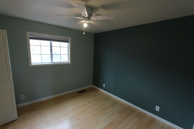 Building Photo - Charming 3-Bed Rockridge Estates Home | Arizona Room & Heated Garage