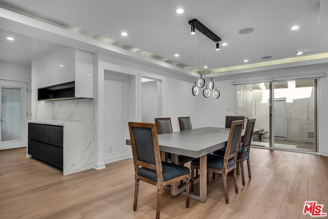 Building Photo - 9343 W Olympic Blvd