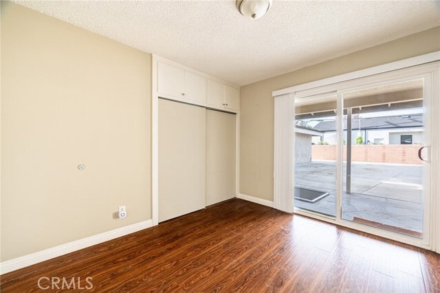 Building Photo - 2221 Palm Cir