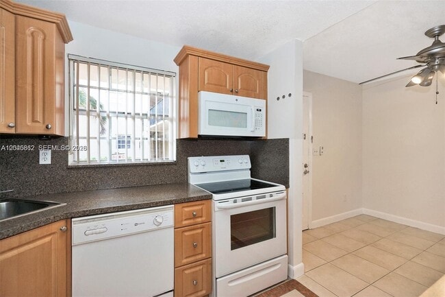 Building Photo - 8500 SW 109th Ave