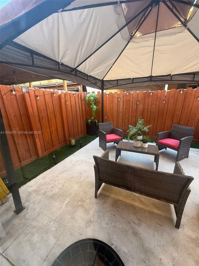 Building Photo - 10658 NW 87th Ct