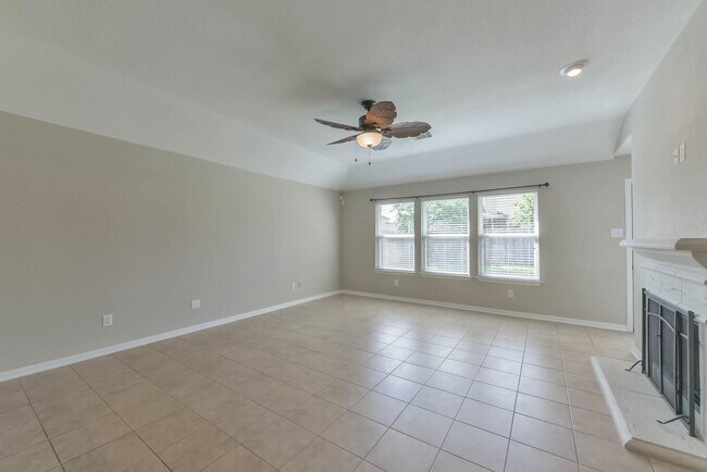 Building Photo - 21115 Amber Crossing Dr
