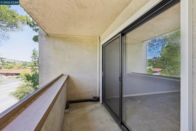 Building Photo - 1541 Moraga Way