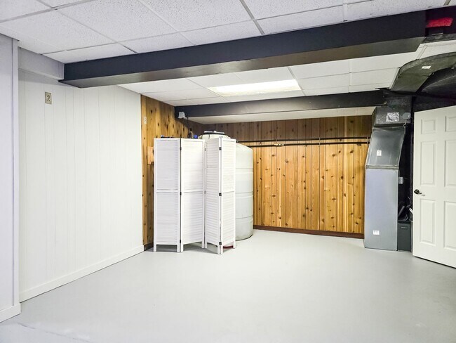 Building Photo - Private Arlington Retreat