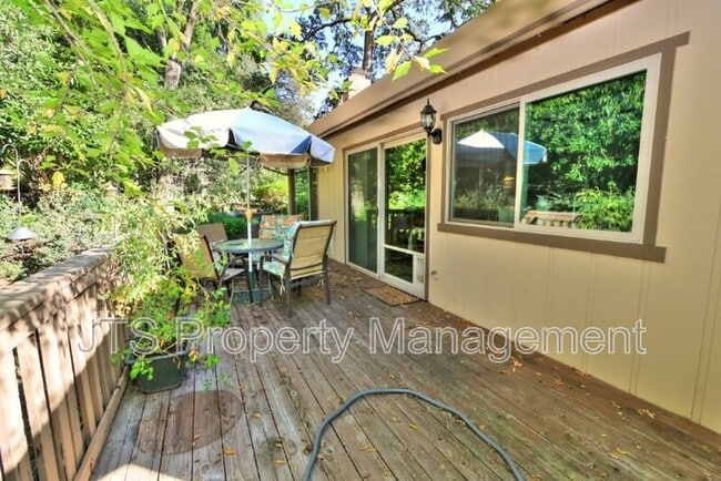 Building Photo - 6913 Navarro Ct