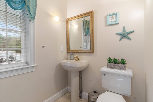 Building Photo - 6 Tanglewood Dr