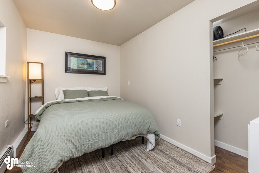 Building Photo - 684 Cedar St