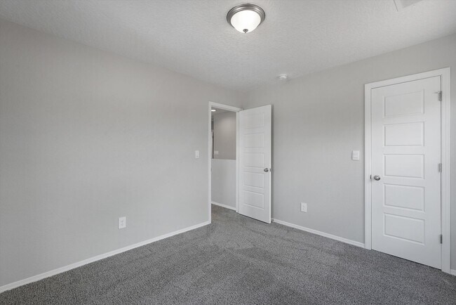 Building Photo - 3205 Tazanita Lp SE