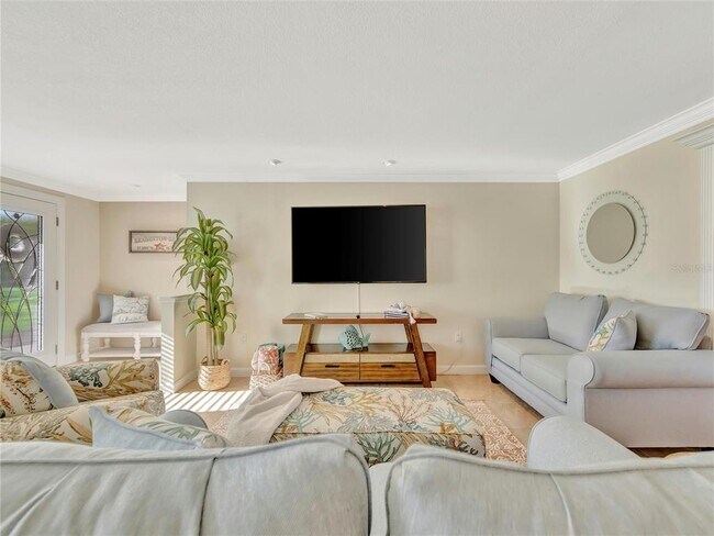 Building Photo - 10432 Sandpiper Rd W