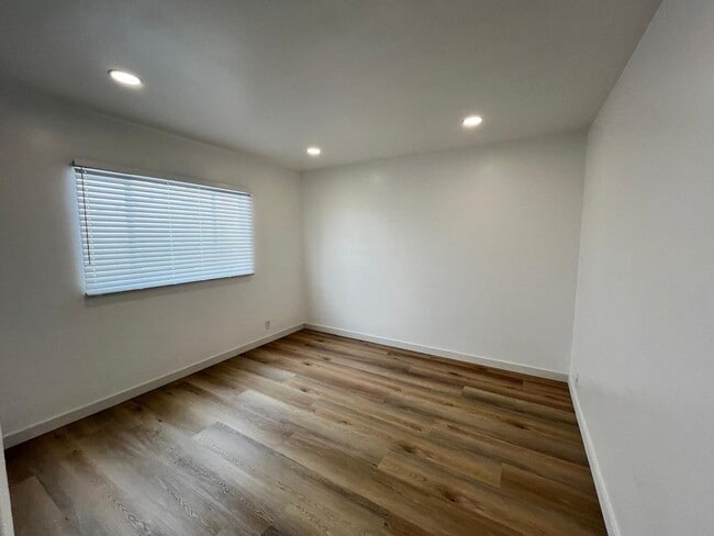 Building Photo - 1038 Sonora Ave