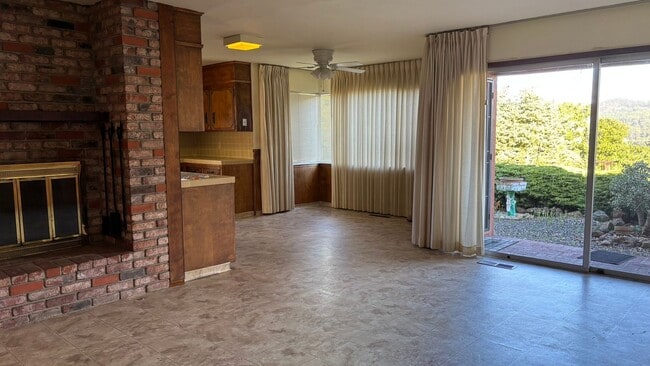 Building Photo - Spacious 3 bed/2 bath home in San Leandro