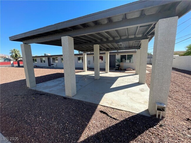 Building Photo - 2107 Statz St
