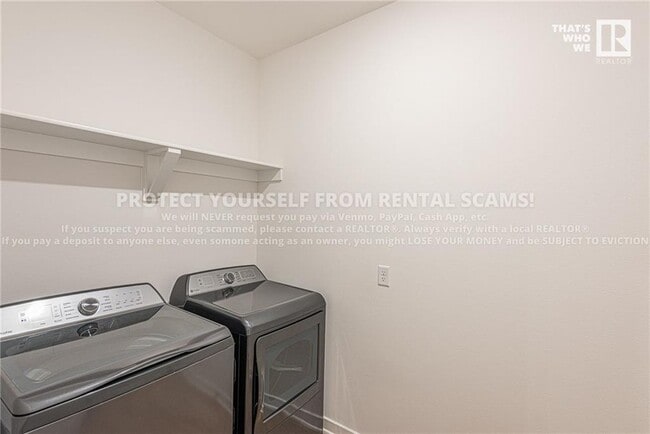 Building Photo - 566 Mcleod Dr