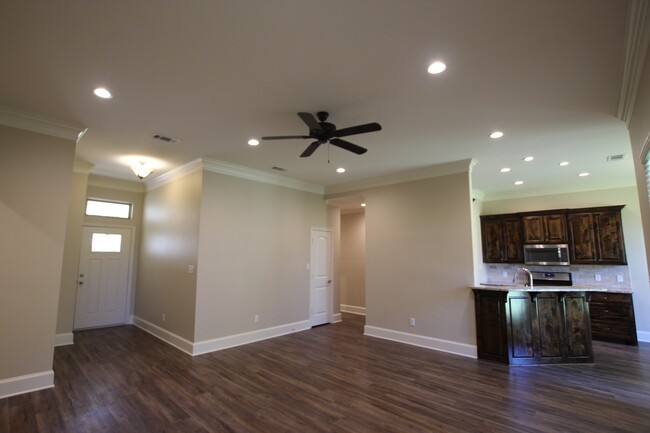 Building Photo - Beautiful 4 Bedroom Home Coming Soon in Bu...