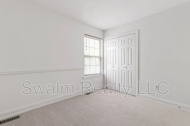 Building Photo - 240 Timber Knoll Dr