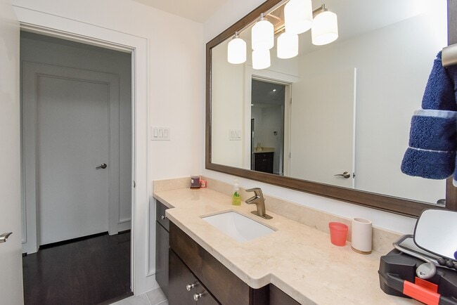 Building Photo - 1211 Rosine St