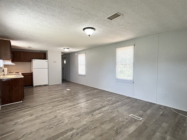 Building Photo - 1525 Wade-Stedman Rd