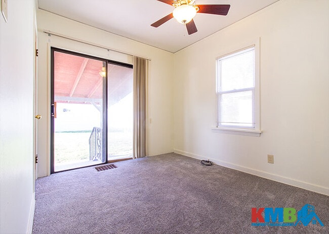 Building Photo - 839 14th St NE