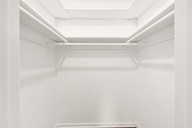 Building Photo - 2515 Baycrest Dr