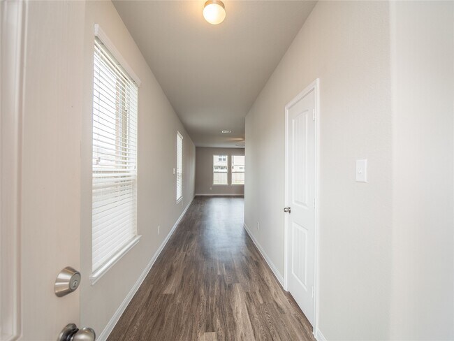Building Photo - 3542 Vivaldi Dr