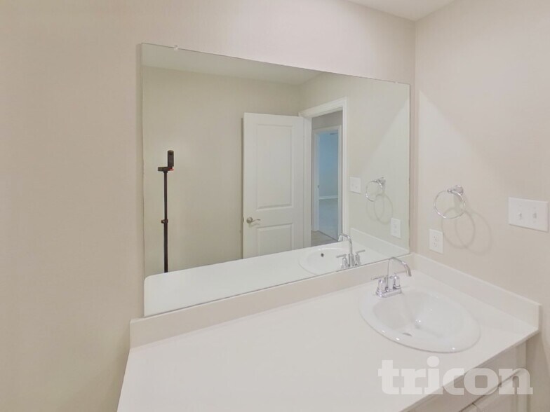 Building Photo - 345 Forage Dr